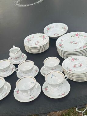 Vintage/ Antique Royal Kent Collection Poland Bavarian Rose (39) Piece Set  RARE